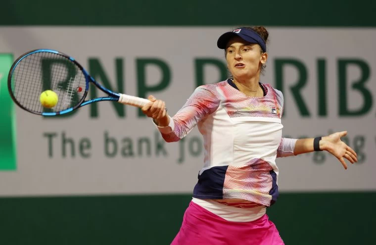 羅馬尼亞球員比格(Irina-Camelia Begu)籌摔拍方式也引起爭議。摘自法網推特