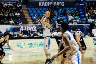 胡瓏貿飆進致勝絕殺三分。高雄全家海神隊提供