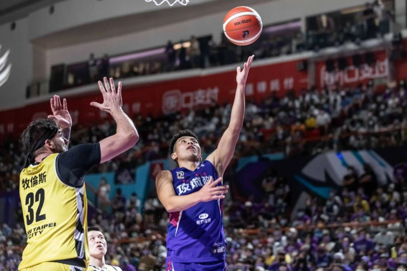 高國豪下半場狂轟19分 末節攜手田浩一肩扛起球隊勝負。官方提供