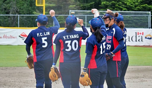 中華女壘今日一日兩戰奪勝。