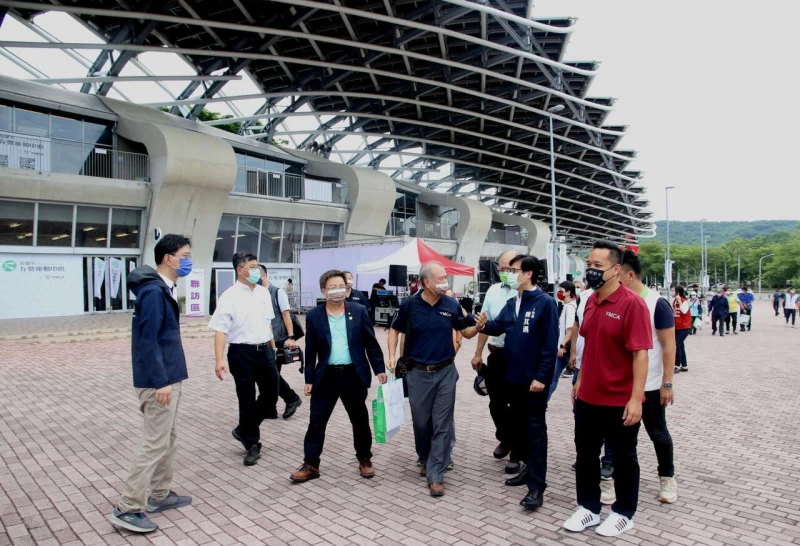 左營運動中心利用高雄國家體育場尾翼空間,打造從寶寶到爺奶都合適的全齡運動環境。高雄市政府運發局提供