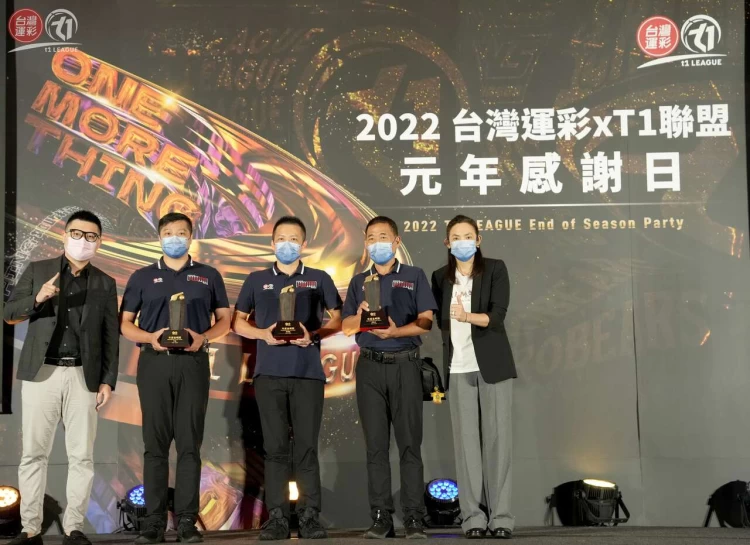 年度金哨獎三位得主。官方提供
