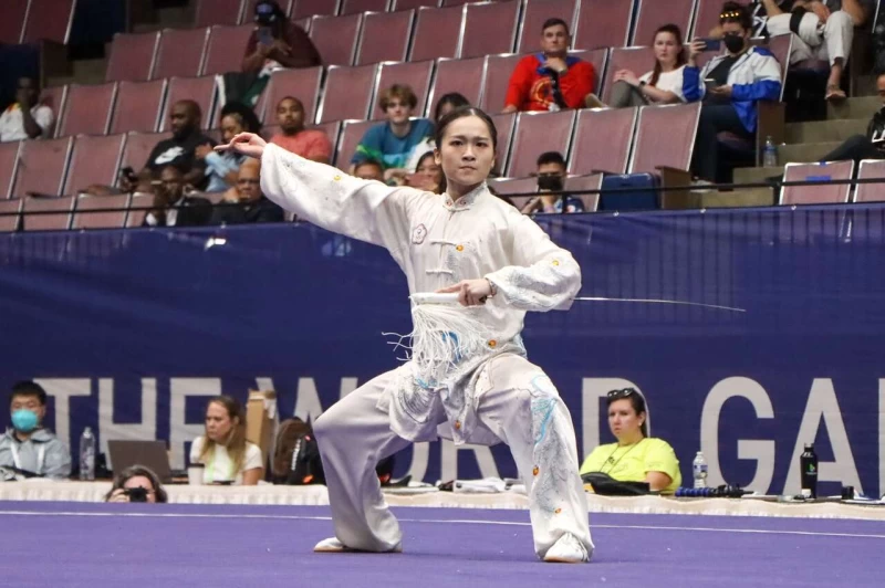 伯明罕世界運動會劉佩勳選手勇奪武術女子太極拳太極劍全能項目銀牌。體育署提供