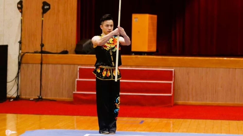 台北市立大學劉菖閔奪得「大專男子組南棍」金牌。姚瑞宸攝