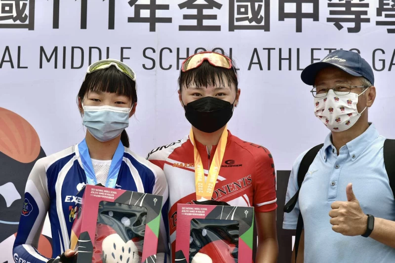 國女組自由車個人計時賽金牌台中市外埔國中溫彩彤。蔡宗憲攝