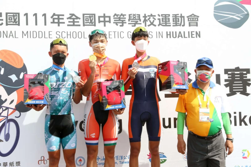 宜蘭縣羅東高工楊承祐勇奪高男組登山王。蔡宗憲攝