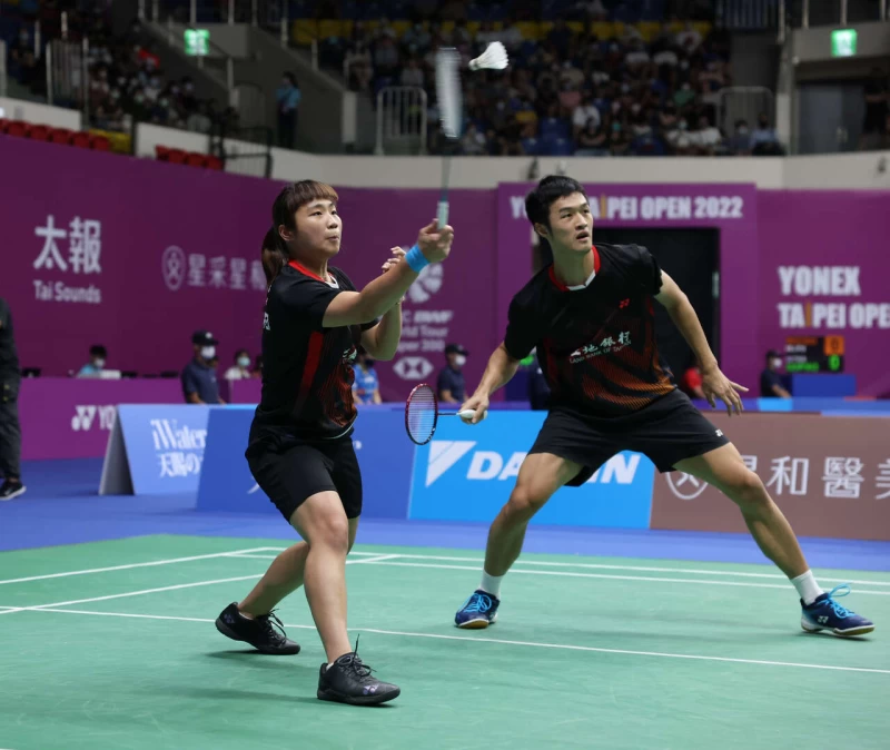 土銀李芷蓁(左)、張課琦下混雙四強台將唯一組合。李天助攝