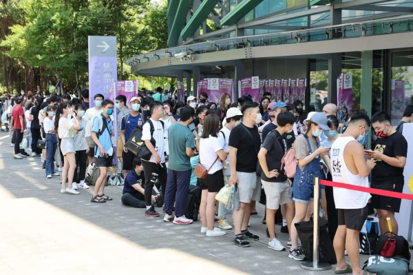 今天中牛十就有滿場球迷進場觀戰。李天助攝