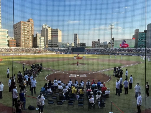 新竹開幕戰,前市長林智堅、總統蔡英文、聯盟會長蔡其昌、代理市長陳章賢都到場見證。劉峻誠攝