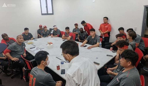 新竹代理市長向味全龍道歉 球員集體臭臉。摘自新竹市政府臉書