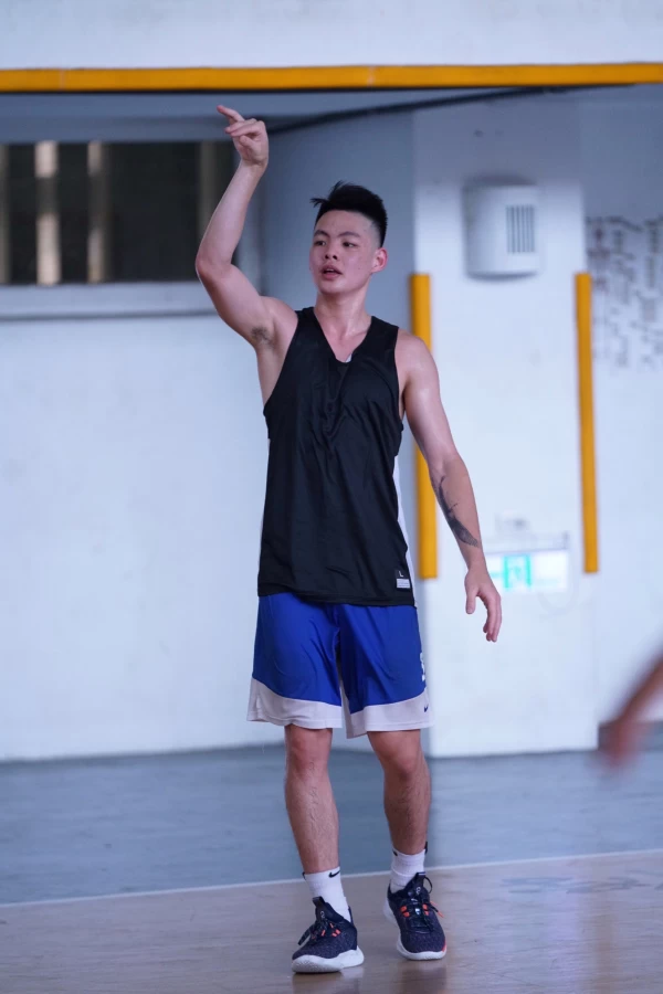 吳岱豪和獵鷹學弟谷毛唯嘉韓杰諭年齡相差15歲。官方提供