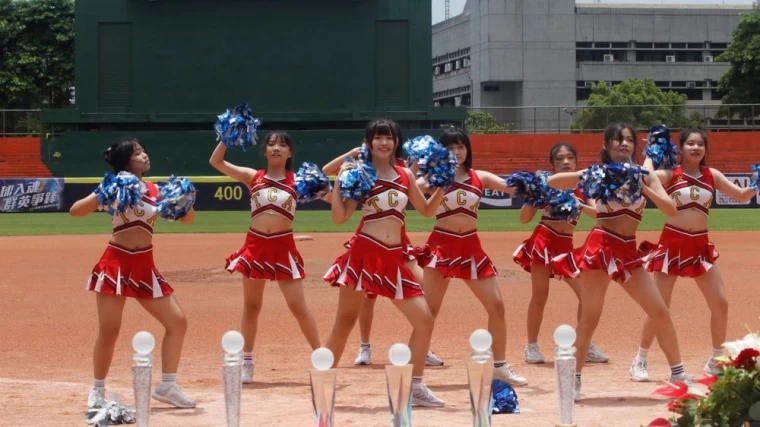 開幕式屏東女中啦啦隊表演。姚瑞宸攝