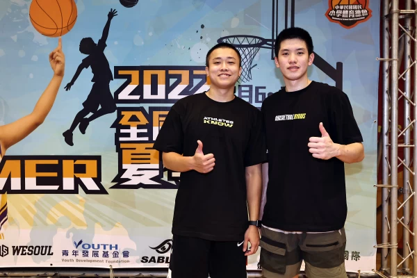 中華隊國手林庭謙右與高雄鋼鐵人球星陳又瑋受邀到場。(主辦單位提供)