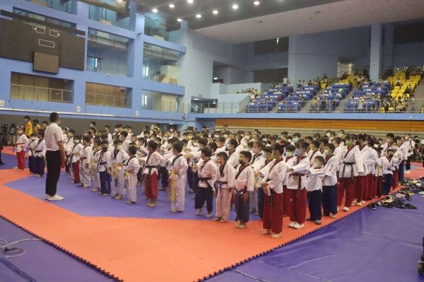 110學年度全國國小盃跆拳道錦標賽,來自全國國小的選手參加開幕典禮。