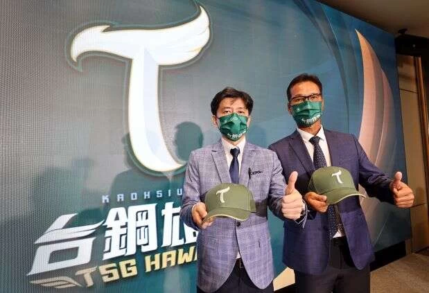 台鋼領隊劉東洋、統籌教練林振賢。(資料照)