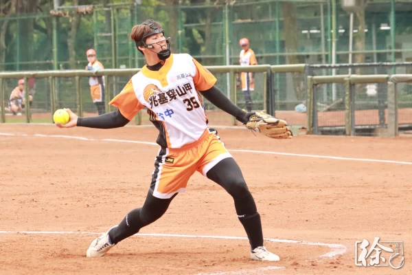 杜雅婷完投勝台產。(取自企業女子壘球聯賽粉專)