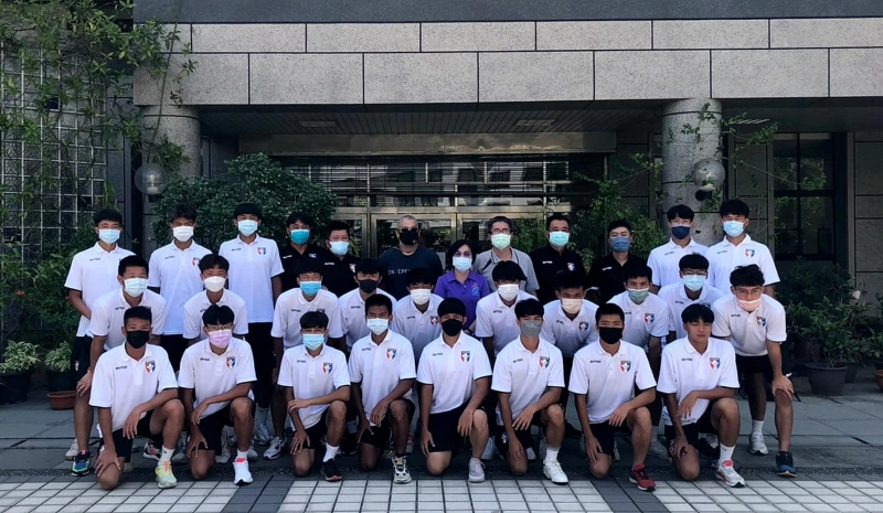 足球隊U20國家代表隊合照。高雄運發局提供