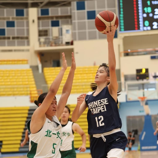 U16中華女籃潘陳家姍切入左手挑籃 。官方提供