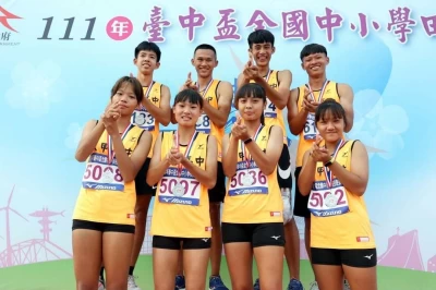 大甲高中男女4 100公尺接力賽表現亮眼。（台中運動局提供）