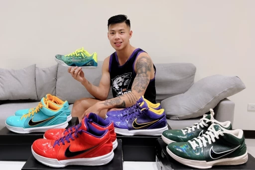 桃園雲豹新秀陳孝榕分享Kobe Bryant收藏物並將偶像Kobe刺在左手手臂上。官方提供
