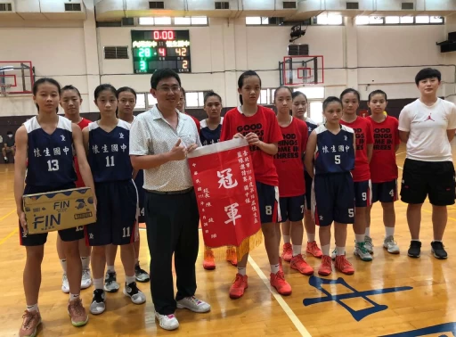 懷生5連勝封后留下冠軍盃。官方提供