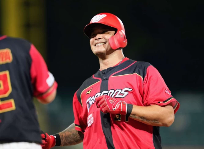 林智勝9局時敲出逆轉安打。味全龍提供