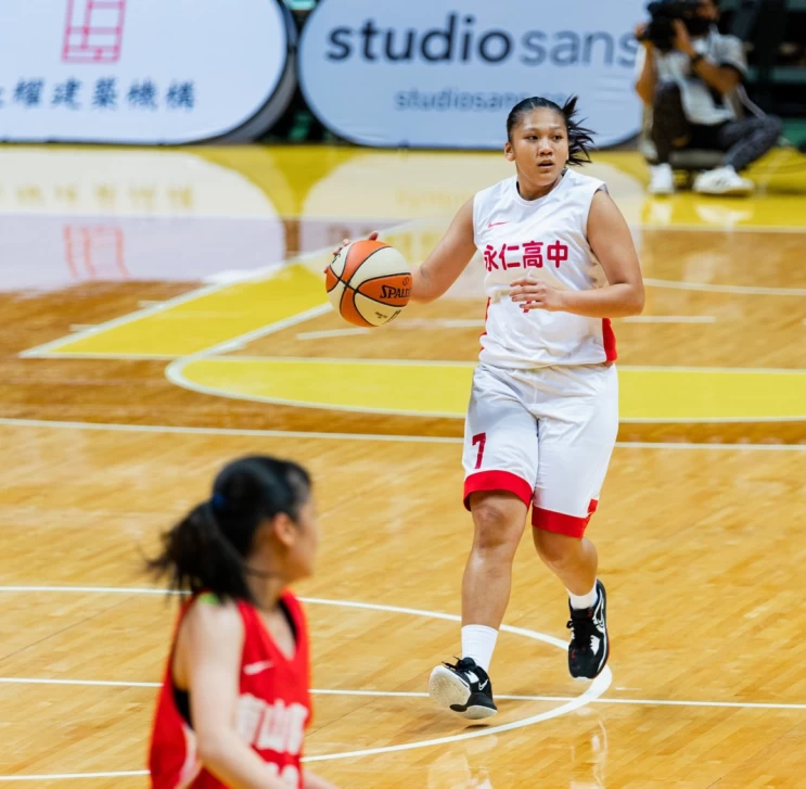 永仁高一菜鳥陳薇涵2記三分球也貢獻16分9籃板。大會提供
