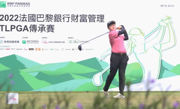 第一回合職業選手石澄璇72桿E暫並列第一。鍾豐榮攝影