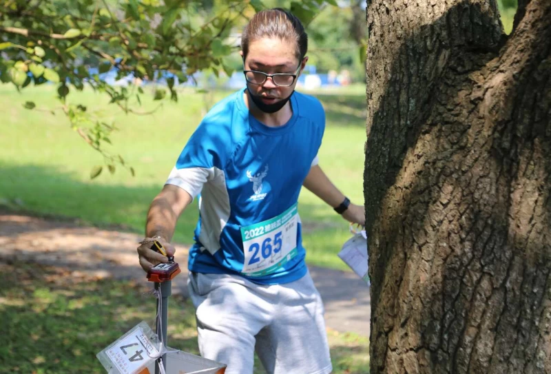 尋找打卡點的方向辨別能力讓定向越野不是只有求快比賽也充滿不確定性。大會提供