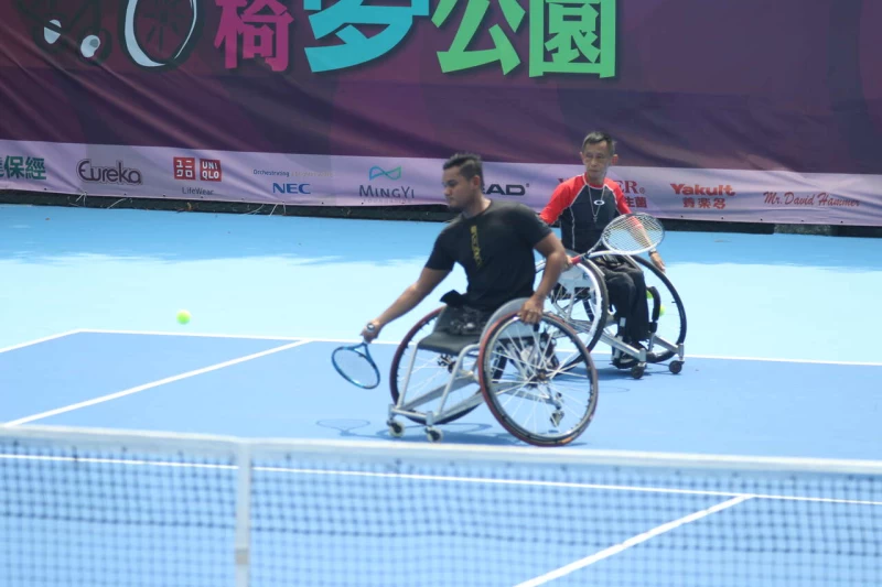 男雙台灣選手廖克松(後)、馬來西亞猛將本約索夫組合。大會提供