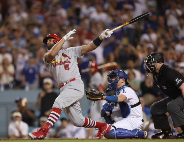 同樣來自多明尼加的法蘭柯(Wander Franco)穿上5號球衣向「普神」普荷斯(Albert Pujols,見圖)致敬。法新社