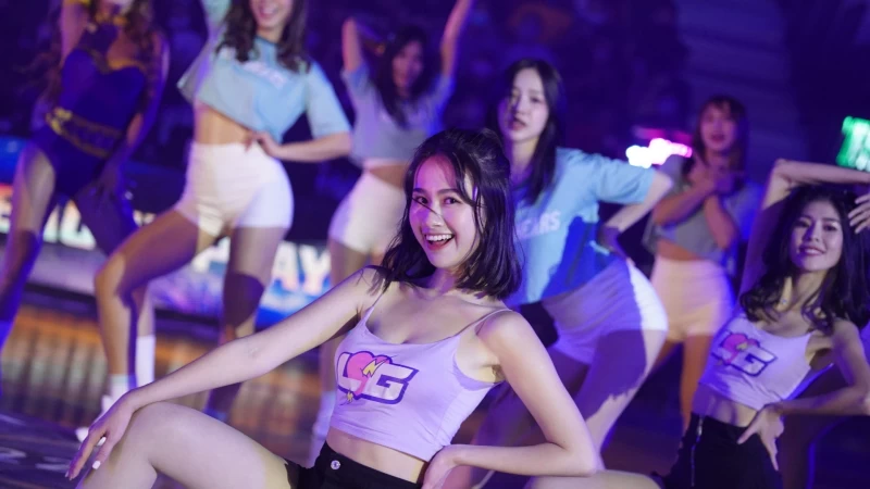 去年11月首度亮相的電豹女。官方提供