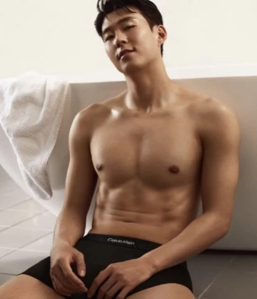 孫興慜成Calvin Klein的南韓代言人。摘自推特