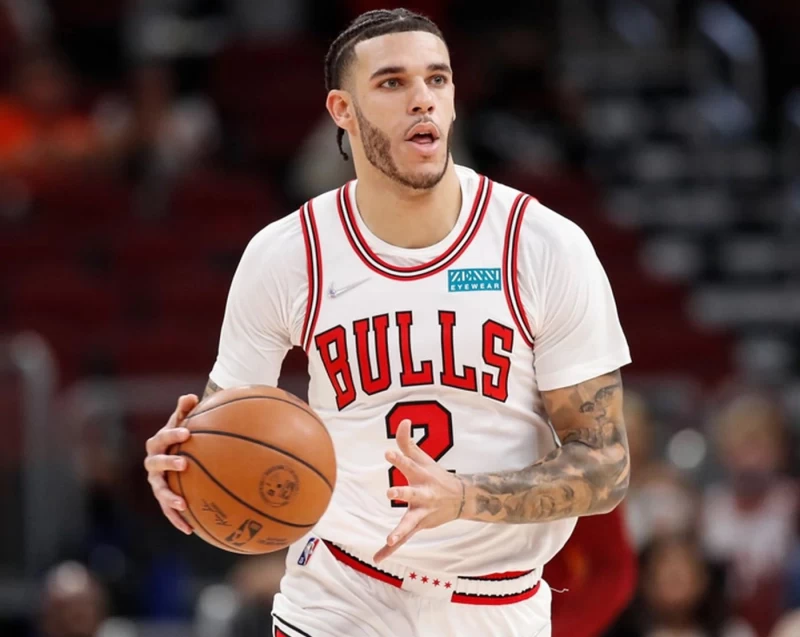 芝加哥公牛後衛「球哥」鮑爾（Lonzo Ball）二度動刀。摘自公牛推特