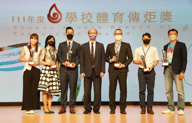111年度學校體育傳炬獎 41個團體及個人獲獎表揚中為體育署林騰蛟代理署長。體育署提供