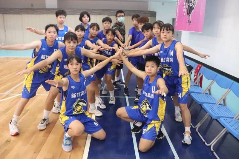 竹商歡慶奪冠連霸將挑戰甲組。大會提供