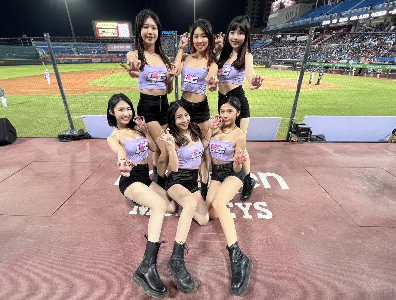 桃園雲豹啦啦隊電豹女。官方提供