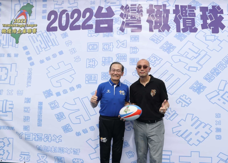 新任理事長章富麟與義大醫院院長杜元坤催生的企業聯賽。大會提供