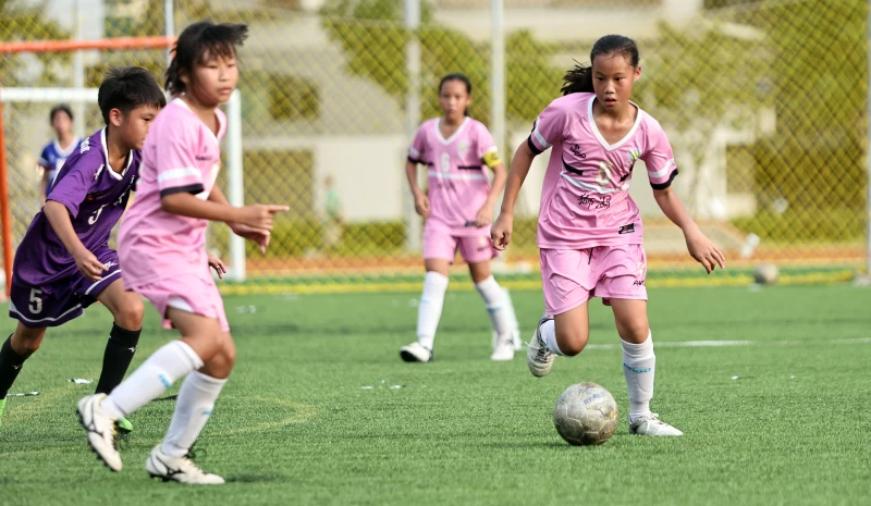 U12獅湖FC林敏(右)。(迷你足球協會提供)