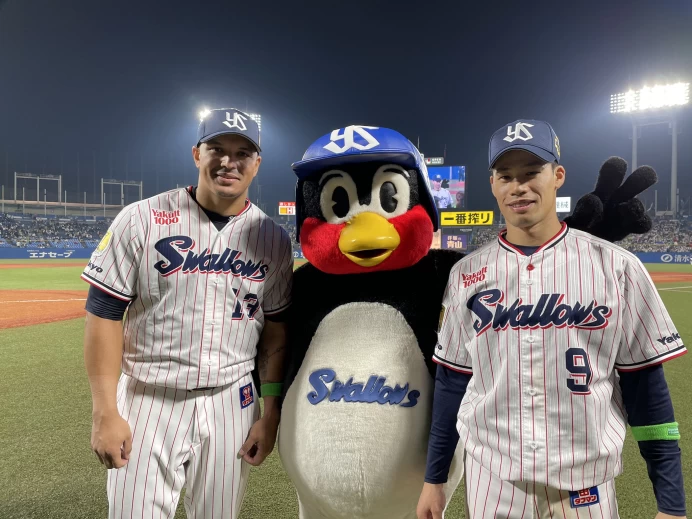 塩見泰隆、歐蘇納(Jose Osuna)都敲出全壘打。摘自養樂多推特