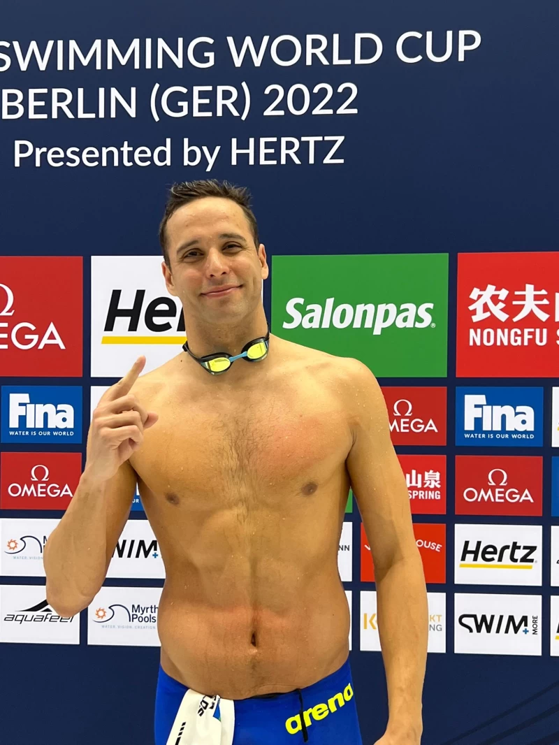 南非奧運金牌名將拉克洛斯(Chad le Clos)摘金。摘自FINA推特