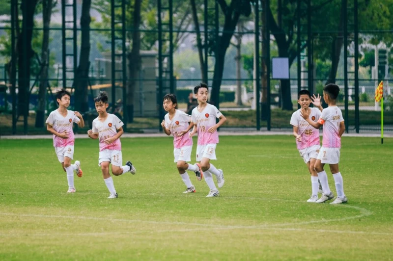 Sklub猛龍以全五年級的陣容上陣，雖最後不敵佳里國小，仍打出了漂亮的一戰。（主辦提供）