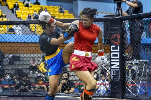 李瑩祺(右)右手腕骨斷掉半年後重新出發。大會提供