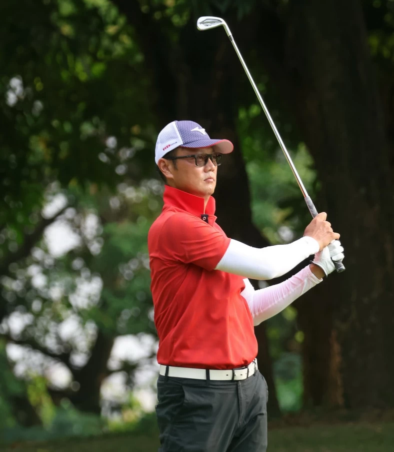 高雄公開賽第一回合謝東宏68桿 4暫並列第三。鍾豐榮攝影