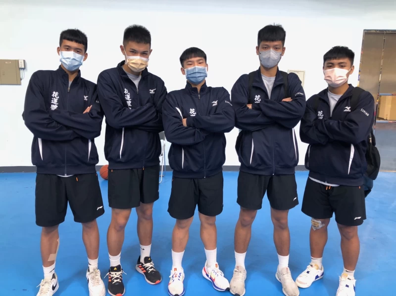 花體菜鳥五小鄭維佑(左起)、連捷、蘇祥睿、陳宥新、林允翔前景看俏。大會提供