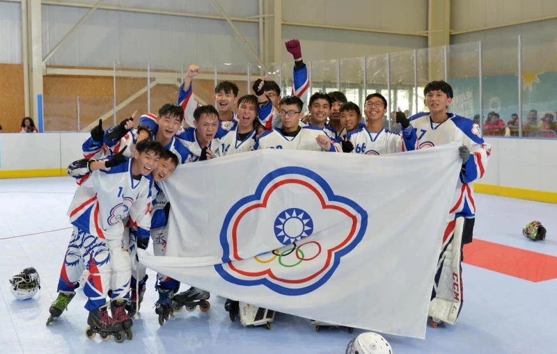 我國曲棍球代表隊青男組教練及13位選手中有9位皆選手為高雄市籍。高雄運發局提供