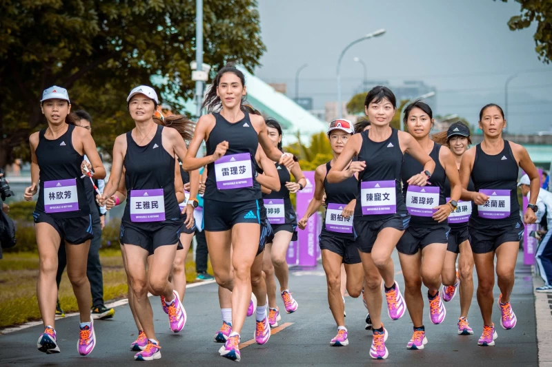 adidas於10月29日首度在基隆河岸舉辦WITH WOMEN WE RUN adidas女力5K體驗賽。官方提供