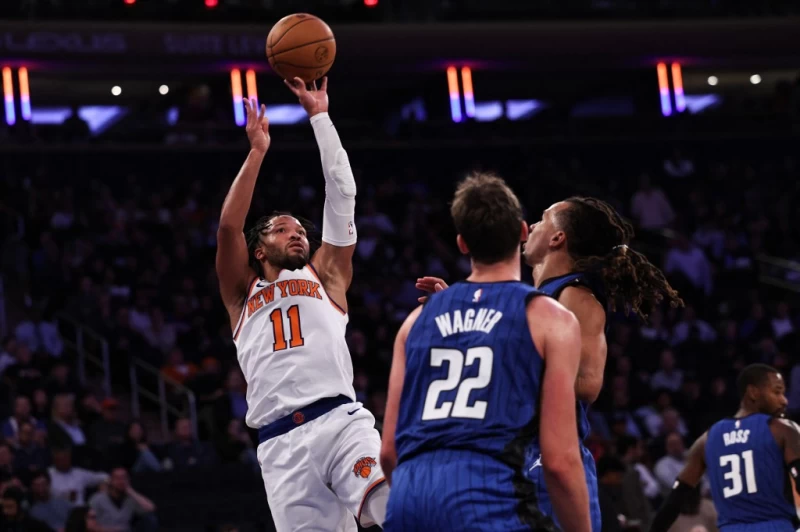 先發控衛布倫森(Jalen Brunson),5戰以49.3%的FG%、30%的3P%,以及77.3%的FT%取得19.4分,投射效率不算好。2.54的助攻失誤比還不低,已經是先發最佳。法新社