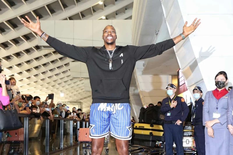 「I am Superman！」Dwight Howard今深夜抵達台灣。官方提供