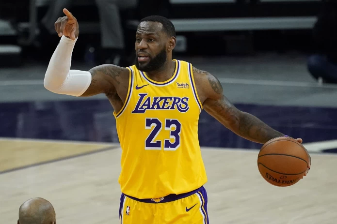 湖人一哥詹姆斯(LeBron James)希望制服組能在這個賽季就開始補強。法新社